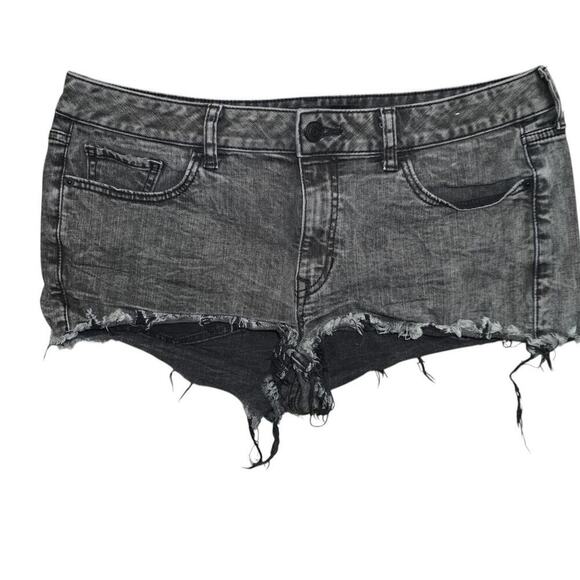 Express Shortie Relaxed Low-Rise Cutoff Denim Shorts – Size 12 - Picture 1 of 4